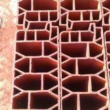 Asclepiades Fernández - Materiales de construcción en el suelo